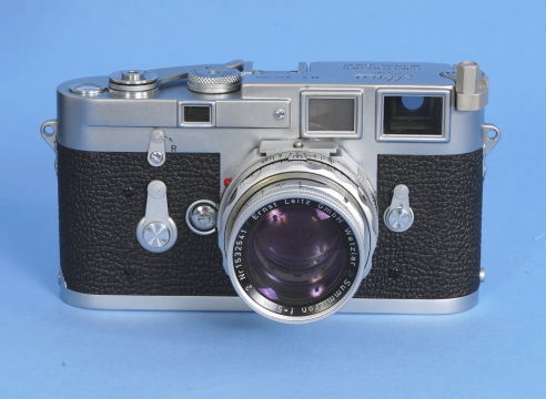 Leica Silver Body Single Stroke camera with Leitz 50mm F2 Lens