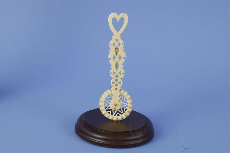 Outstanding Pierced Pie Crimper with Star Pierced Wheel and Hart Finial